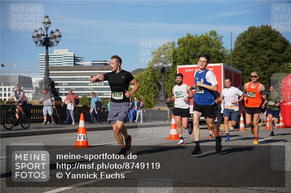07.09.2025 - BARMER Alsterlauf Yannick Fuchs http://msf.ph/oto/8749119 07.09.2025 09:33:48 Laufen 8435, 3852, 5528, 2583, 4307 meine-sportfotos.de