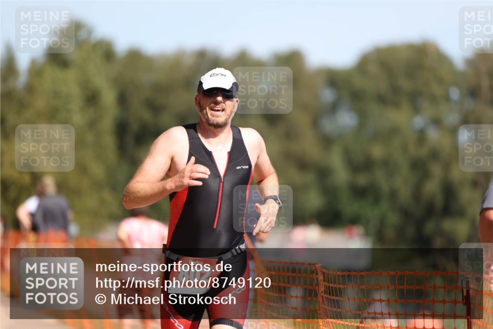 07.09.2025 - 19. Norderstedt Triathlon Michael Strokosch http://msf.ph/oto/8749120 07.09.2025 12:41:01 Laufen 802 meine-sportfotos.de