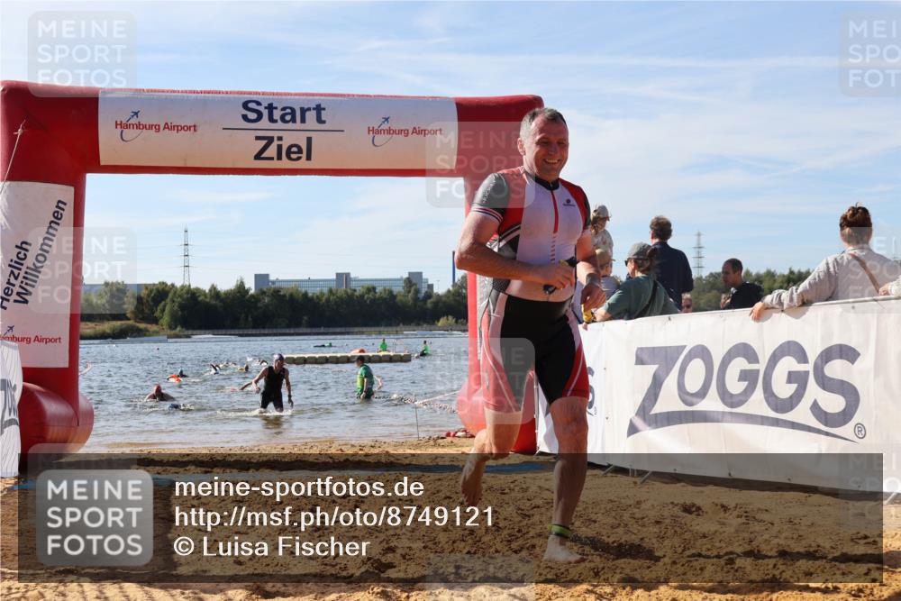 07.09.2025 - 19. Norderstedt Triathlon Luisa Fischer http://msf.ph/oto/8749121 07.09.2025 10:55:27 Schwimmen 276, 1236 meine-sportfotos.de