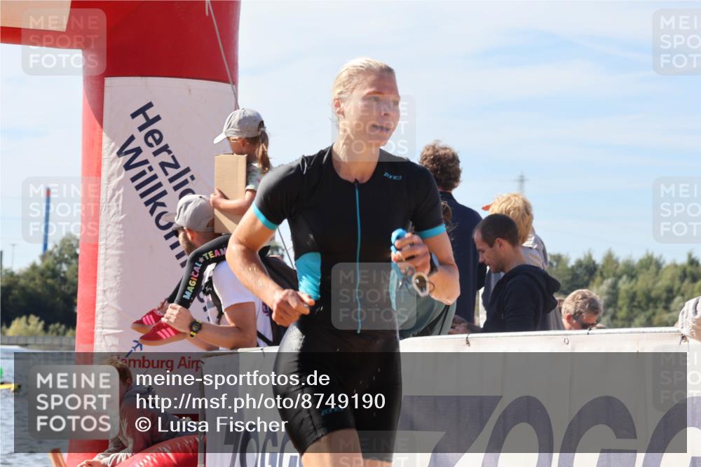 07.09.2025 - 19. Norderstedt Triathlon Luisa Fischer http://msf.ph/oto/8749190 07.09.2025 10:56:04 Schwimmen 229, 1301, 1377 meine-sportfotos.de