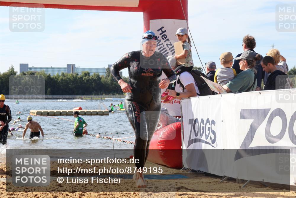 07.09.2025 - 19. Norderstedt Triathlon Luisa Fischer http://msf.ph/oto/8749195 07.09.2025 10:56:08 Schwimmen 229, 1301, 1314 meine-sportfotos.de