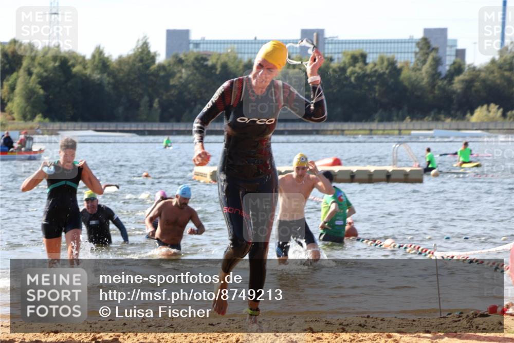 07.09.2025 - 19. Norderstedt Triathlon Luisa Fischer http://msf.ph/oto/8749213 07.09.2025 10:56:10 Schwimmen 229, 1301, 1308, 1314 meine-sportfotos.de