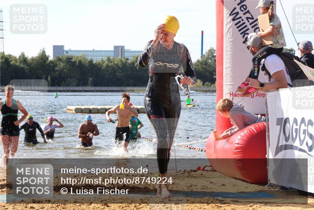 07.09.2025 - 19. Norderstedt Triathlon Luisa Fischer http://msf.ph/oto/8749224 07.09.2025 10:56:12 Schwimmen 229, 1206, 1301, 1308, 1314 meine-sportfotos.de