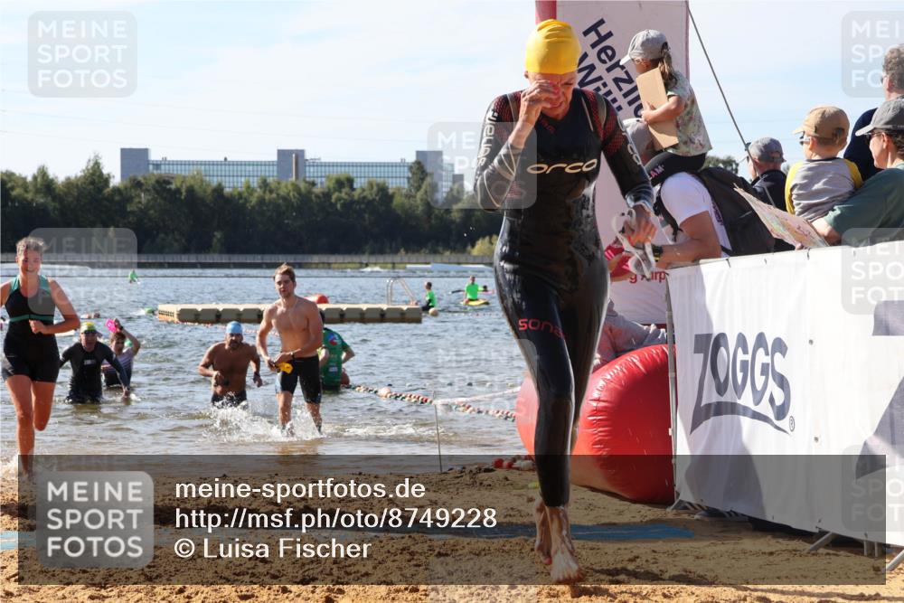 07.09.2025 - 19. Norderstedt Triathlon Luisa Fischer http://msf.ph/oto/8749228 07.09.2025 10:56:12 Schwimmen 229, 1206, 1301, 1308, 1314 meine-sportfotos.de