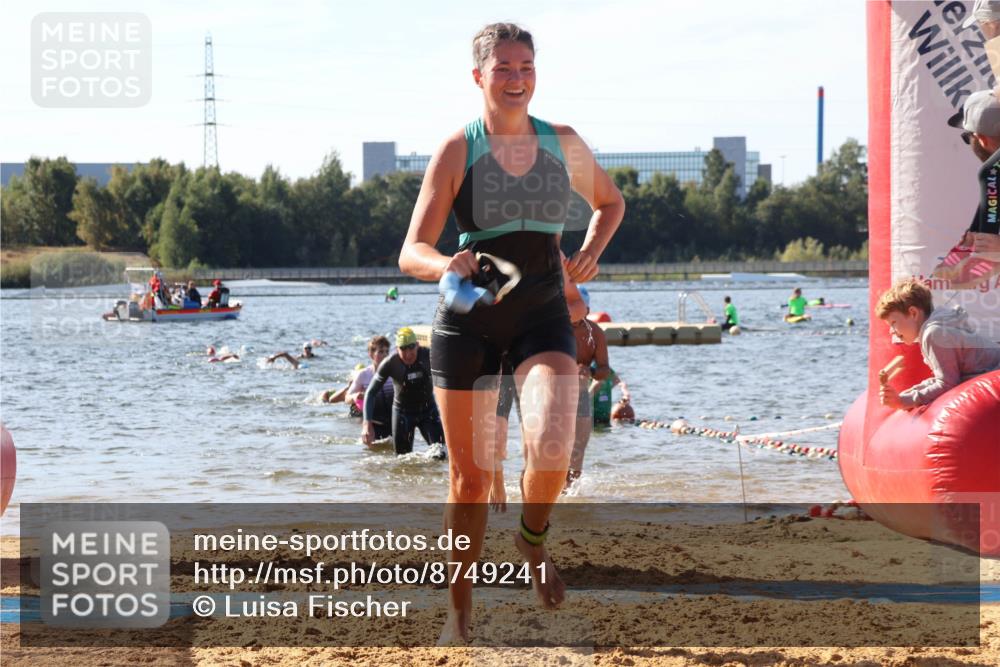 07.09.2025 - 19. Norderstedt Triathlon Luisa Fischer http://msf.ph/oto/8749241 07.09.2025 10:56:15 Schwimmen 229, 760, 1206, 1308, 1314 meine-sportfotos.de