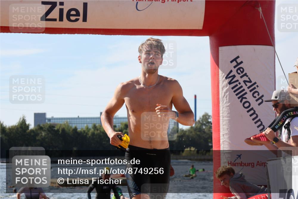 07.09.2025 - 19. Norderstedt Triathlon Luisa Fischer http://msf.ph/oto/8749256 07.09.2025 10:56:18 Schwimmen 229, 760, 1206, 1308, 1314 meine-sportfotos.de