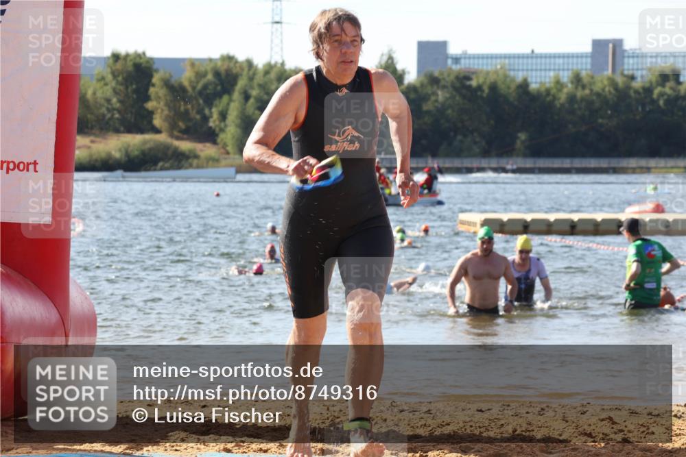 07.09.2025 - 19. Norderstedt Triathlon Luisa Fischer http://msf.ph/oto/8749316 07.09.2025 10:56:37 Schwimmen 203, 1194, 1195, 1229 meine-sportfotos.de