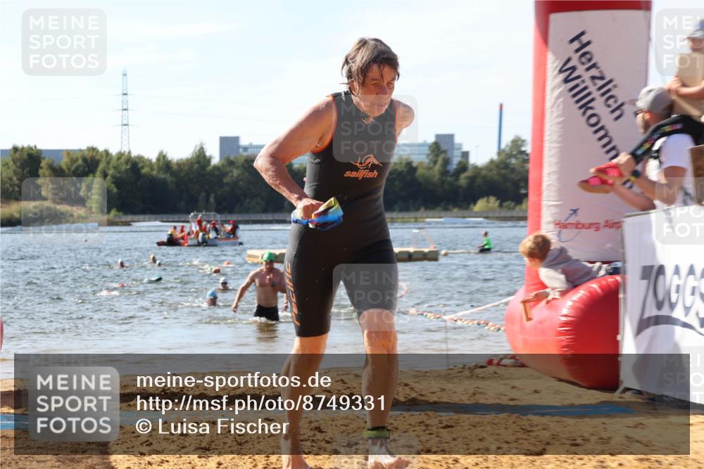 07.09.2025 - 19. Norderstedt Triathlon Luisa Fischer http://msf.ph/oto/8749331 07.09.2025 10:56:39 Schwimmen 1195, 1229 meine-sportfotos.de