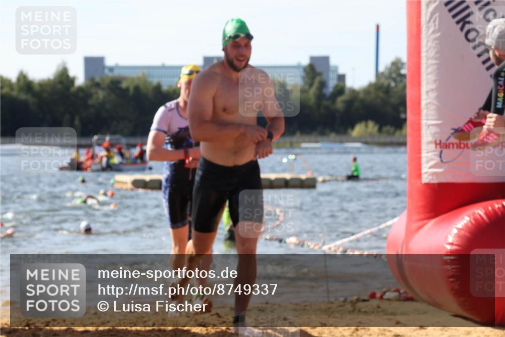 07.09.2025 - 19. Norderstedt Triathlon Luisa Fischer http://msf.ph/oto/8749337 07.09.2025 10:56:48 Schwimmen 296, 1229, 1279, 1395 meine-sportfotos.de