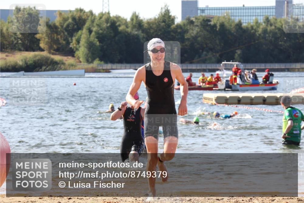 07.09.2025 - 19. Norderstedt Triathlon Luisa Fischer http://msf.ph/oto/8749379 07.09.2025 10:56:58 Schwimmen 296, 1152, 1279, 1394, 1395 meine-sportfotos.de