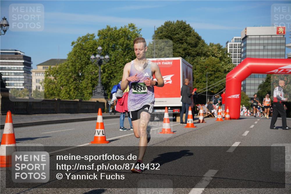 07.09.2025 - BARMER Alsterlauf Yannick Fuchs http://msf.ph/oto/8749432 07.09.2025 09:34:09 Laufen 5716 meine-sportfotos.de