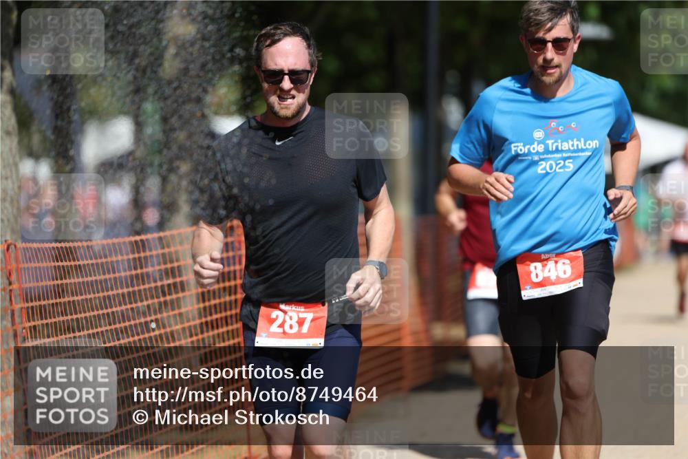 07.09.2025 - 19. Norderstedt Triathlon Michael Strokosch http://msf.ph/oto/8749464 07.09.2025 12:41:39 Laufen 164, 287, 823, 846, 1350 meine-sportfotos.de