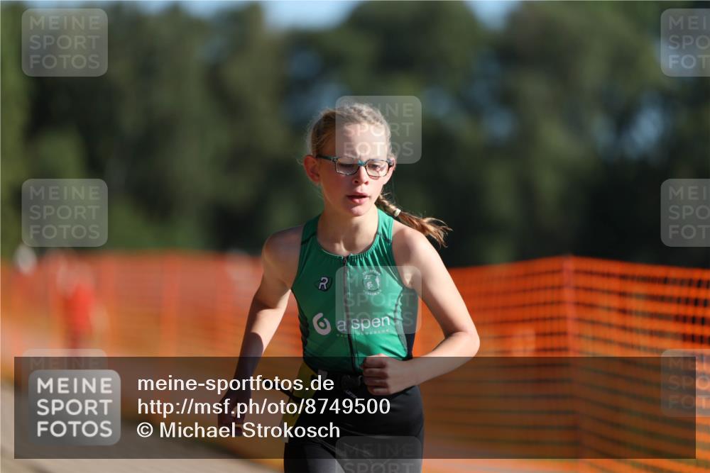 07.09.2025 - 19. Norderstedt Triathlon Michael Strokosch http://msf.ph/oto/8749500 07.09.2025 09:49:07 Laufen 560, 581 meine-sportfotos.de
