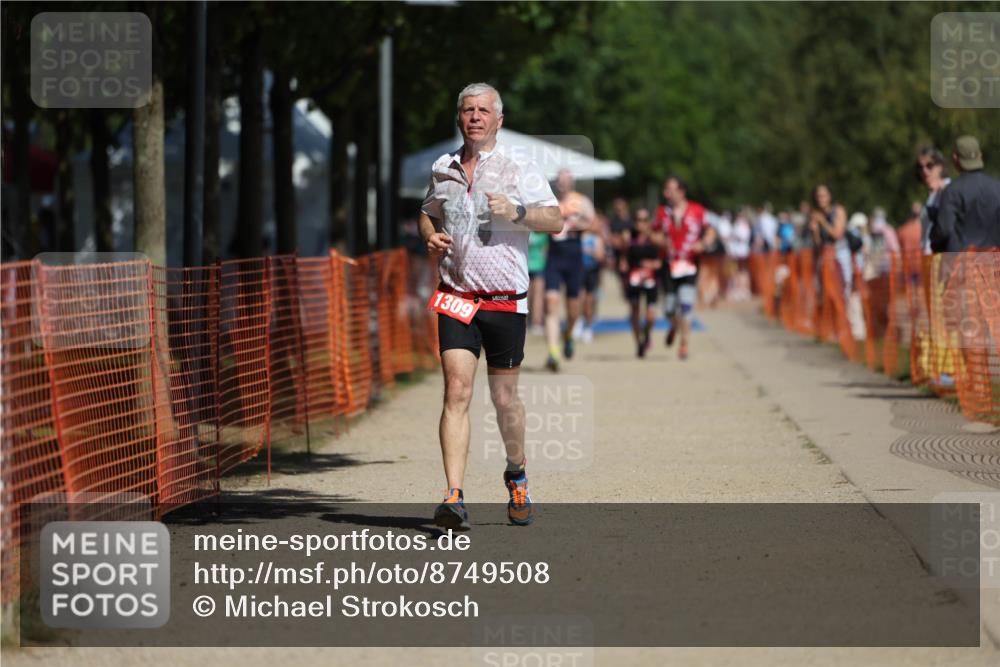07.09.2025 - 19. Norderstedt Triathlon Michael Strokosch http://msf.ph/oto/8749508 07.09.2025 12:41:44 Laufen 823, 846, 1309 meine-sportfotos.de