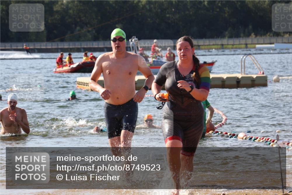 07.09.2025 - 19. Norderstedt Triathlon Luisa Fischer http://msf.ph/oto/8749523 07.09.2025 10:57:20 Schwimmen 1161, 1218, 1228, 1253 meine-sportfotos.de