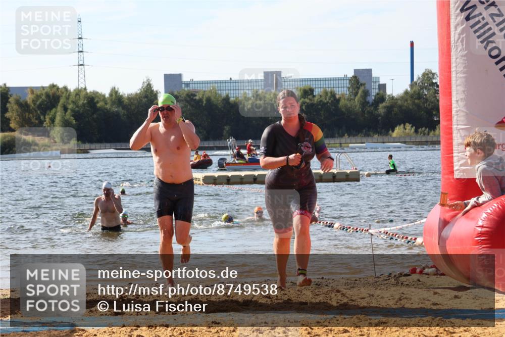07.09.2025 - 19. Norderstedt Triathlon Luisa Fischer http://msf.ph/oto/8749538 07.09.2025 10:57:22 Schwimmen 1161, 1218, 1228, 1253 meine-sportfotos.de