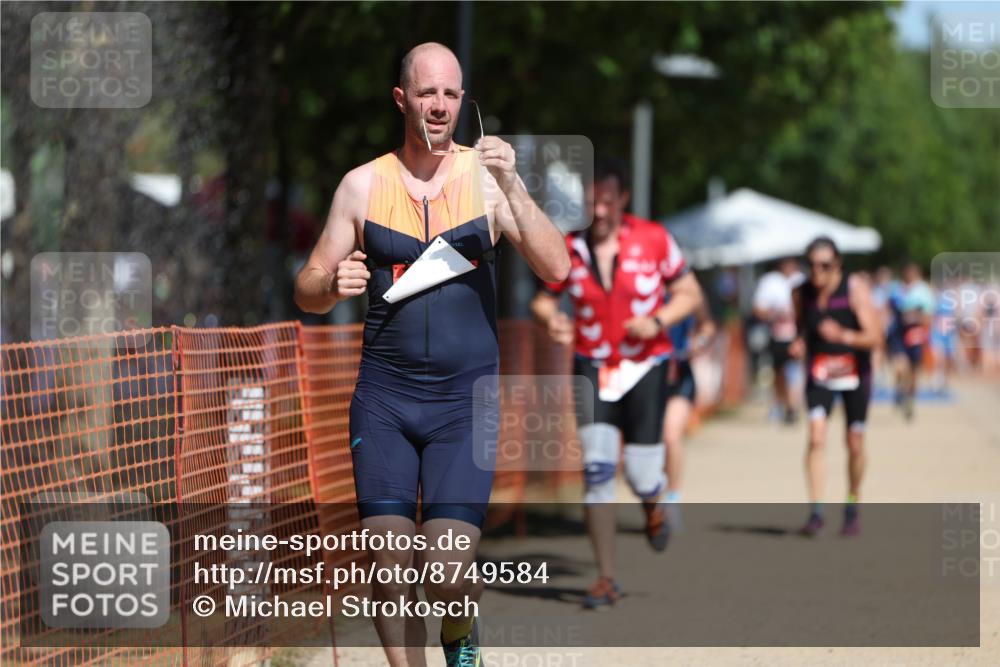07.09.2025 - 19. Norderstedt Triathlon Michael Strokosch http://msf.ph/oto/8749584 07.09.2025 12:41:56 Laufen 756, 800, 1243, 1327 meine-sportfotos.de