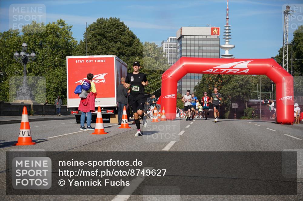 07.09.2025 - BARMER Alsterlauf Yannick Fuchs http://msf.ph/oto/8749627 07.09.2025 09:34:23 Laufen 2098, 8375 meine-sportfotos.de