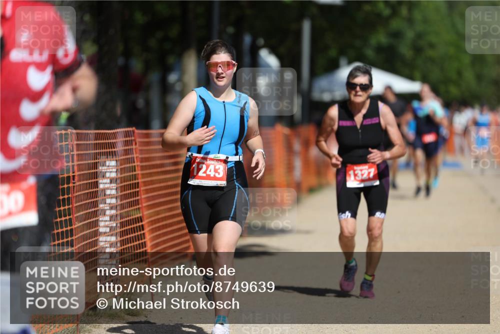 07.09.2025 - 19. Norderstedt Triathlon Michael Strokosch http://msf.ph/oto/8749639 07.09.2025 12:42:00 Laufen 741, 756, 800, 1243, 1327 meine-sportfotos.de