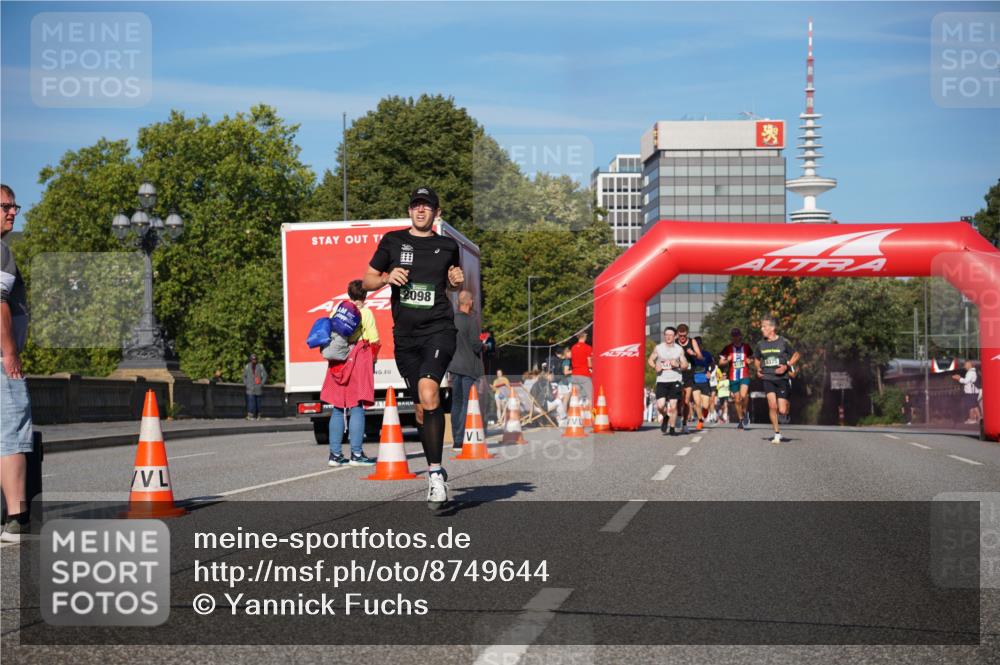 07.09.2025 - BARMER Alsterlauf Yannick Fuchs http://msf.ph/oto/8749644 07.09.2025 09:34:24 Laufen 2098 meine-sportfotos.de