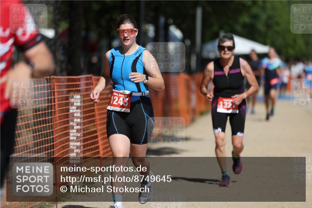 07.09.2025 - 19. Norderstedt Triathlon Michael Strokosch http://msf.ph/oto/8749645 07.09.2025 12:42:00 Laufen 741, 756, 800, 1243, 1327 meine-sportfotos.de