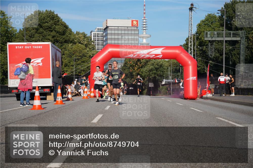 07.09.2025 - BARMER Alsterlauf Yannick Fuchs http://msf.ph/oto/8749704 07.09.2025 09:34:26 Laufen 1, 8375 meine-sportfotos.de