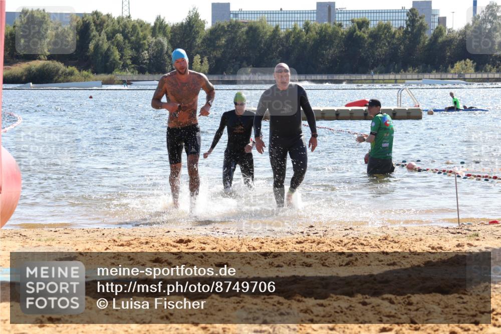 07.09.2025 - 19. Norderstedt Triathlon Luisa Fischer http://msf.ph/oto/8749706 07.09.2025 15:11:49 Schwimmen 432, 923, 925 meine-sportfotos.de
