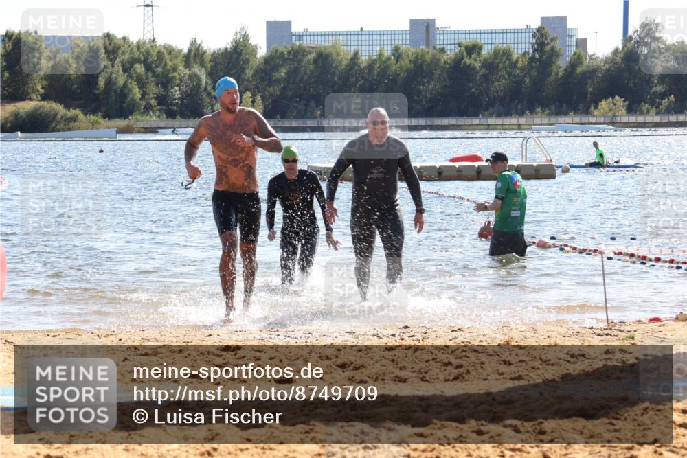 07.09.2025 - 19. Norderstedt Triathlon Luisa Fischer http://msf.ph/oto/8749709 07.09.2025 15:11:50 Schwimmen 432, 864, 923, 925 meine-sportfotos.de