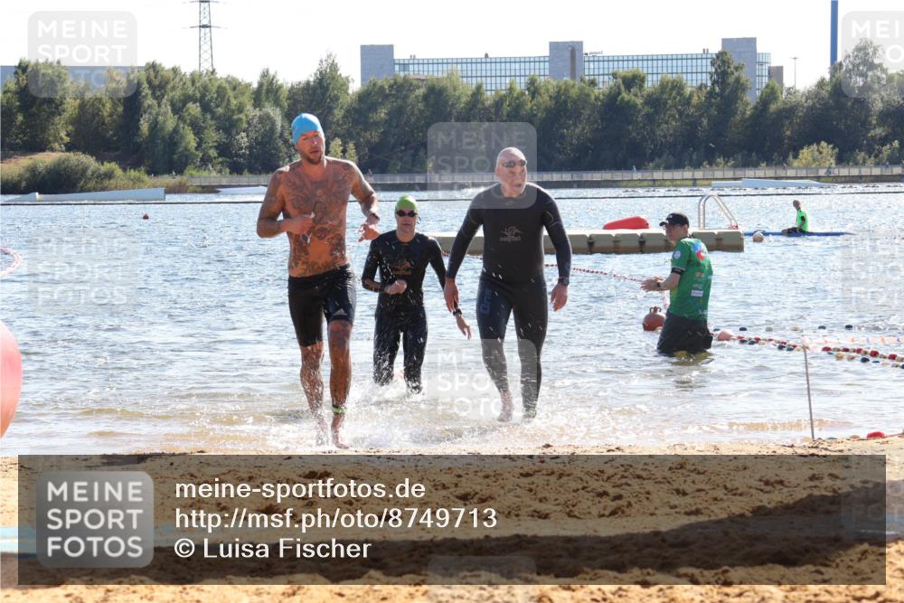 07.09.2025 - 19. Norderstedt Triathlon Luisa Fischer http://msf.ph/oto/8749713 07.09.2025 15:11:50 Schwimmen 432, 864, 923, 925 meine-sportfotos.de