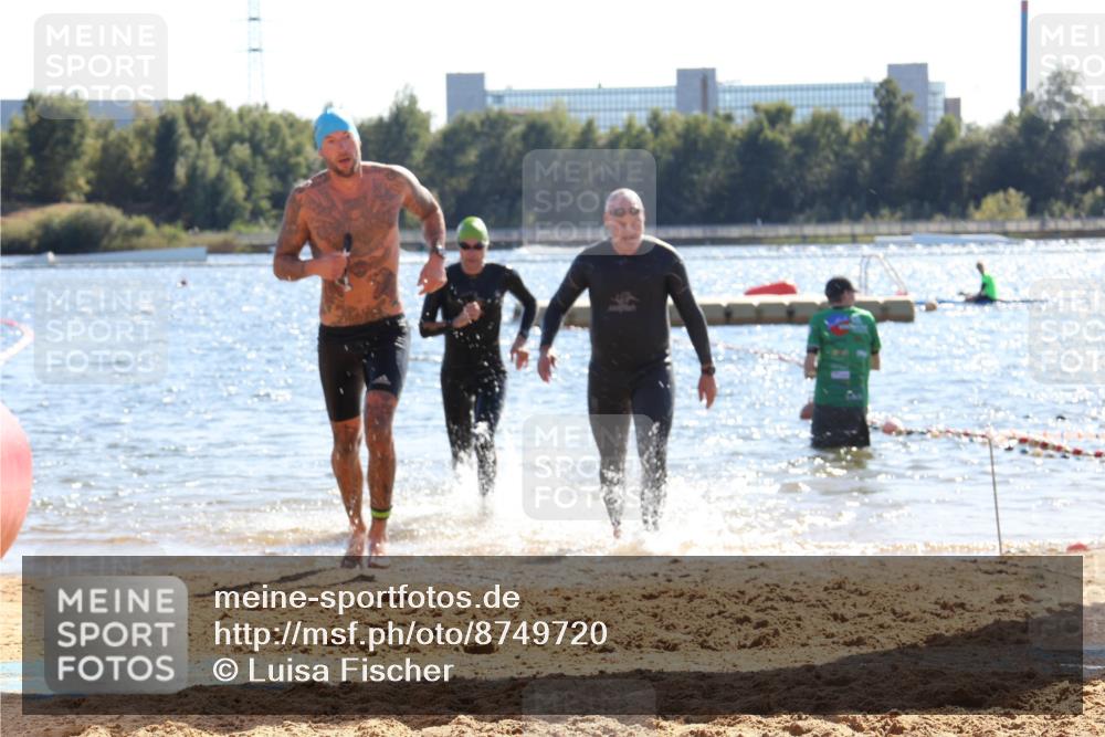 07.09.2025 - 19. Norderstedt Triathlon Luisa Fischer http://msf.ph/oto/8749720 07.09.2025 15:11:51 Schwimmen 432, 864, 923, 925 meine-sportfotos.de