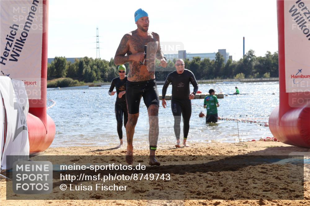 07.09.2025 - 19. Norderstedt Triathlon Luisa Fischer http://msf.ph/oto/8749743 07.09.2025 15:11:53 Schwimmen 432, 864, 923, 925 meine-sportfotos.de
