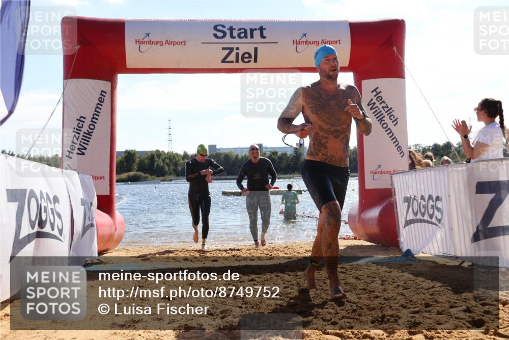 07.09.2025 - 19. Norderstedt Triathlon Luisa Fischer http://msf.ph/oto/8749752 07.09.2025 15:11:54 Schwimmen 432, 864, 923, 925 meine-sportfotos.de