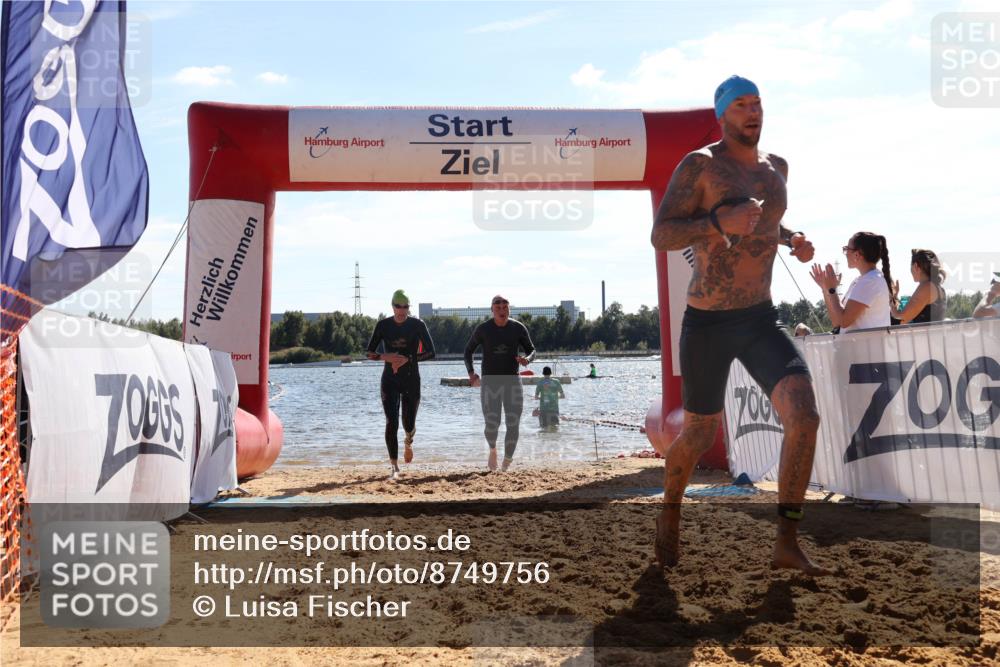 07.09.2025 - 19. Norderstedt Triathlon Luisa Fischer http://msf.ph/oto/8749756 07.09.2025 15:11:54 Schwimmen 432, 864, 923, 925 meine-sportfotos.de