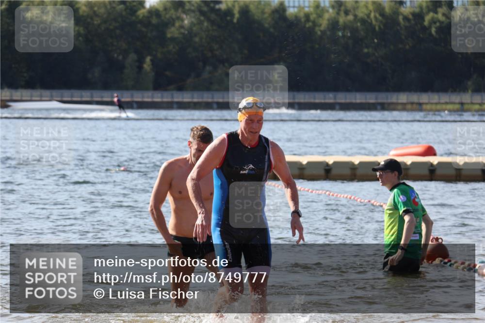 07.09.2025 - 19. Norderstedt Triathlon Luisa Fischer http://msf.ph/oto/8749777 07.09.2025 10:58:24 Schwimmen 152, 704, 1274 meine-sportfotos.de