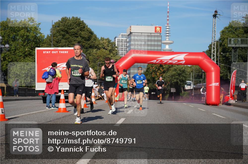 07.09.2025 - BARMER Alsterlauf Yannick Fuchs http://msf.ph/oto/8749791 07.09.2025 09:34:28 Laufen 8375, 3906, 4665, 3597 meine-sportfotos.de
