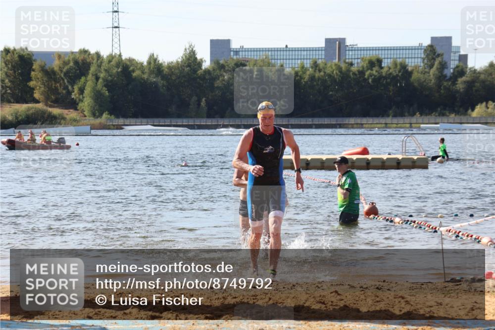 07.09.2025 - 19. Norderstedt Triathlon Luisa Fischer http://msf.ph/oto/8749792 07.09.2025 10:58:25 Schwimmen 152, 704, 1274 meine-sportfotos.de