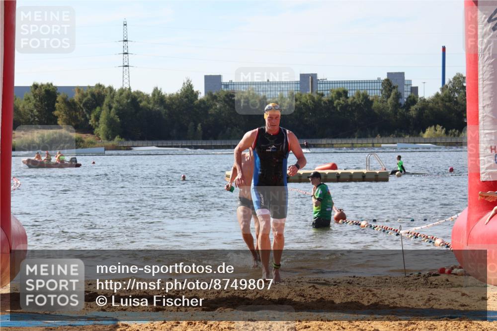 07.09.2025 - 19. Norderstedt Triathlon Luisa Fischer http://msf.ph/oto/8749807 07.09.2025 10:58:26 Schwimmen 704, 1274 meine-sportfotos.de