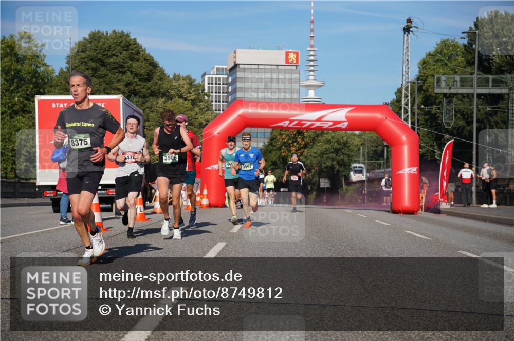 07.09.2025 - BARMER Alsterlauf Yannick Fuchs http://msf.ph/oto/8749812 07.09.2025 09:34:29 Laufen 8375, 476, 3906, 4665, 3597 meine-sportfotos.de
