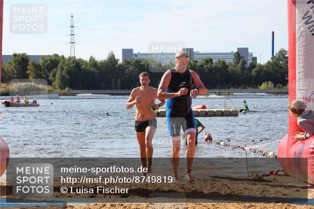 07.09.2025 - 19. Norderstedt Triathlon Luisa Fischer http://msf.ph/oto/8749819 07.09.2025 10:58:27 Schwimmen 704, 1274 meine-sportfotos.de