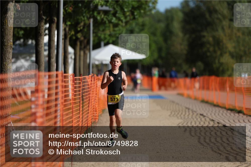 07.09.2025 - 19. Norderstedt Triathlon Michael Strokosch http://msf.ph/oto/8749828 07.09.2025 09:50:17 Laufen 571 meine-sportfotos.de