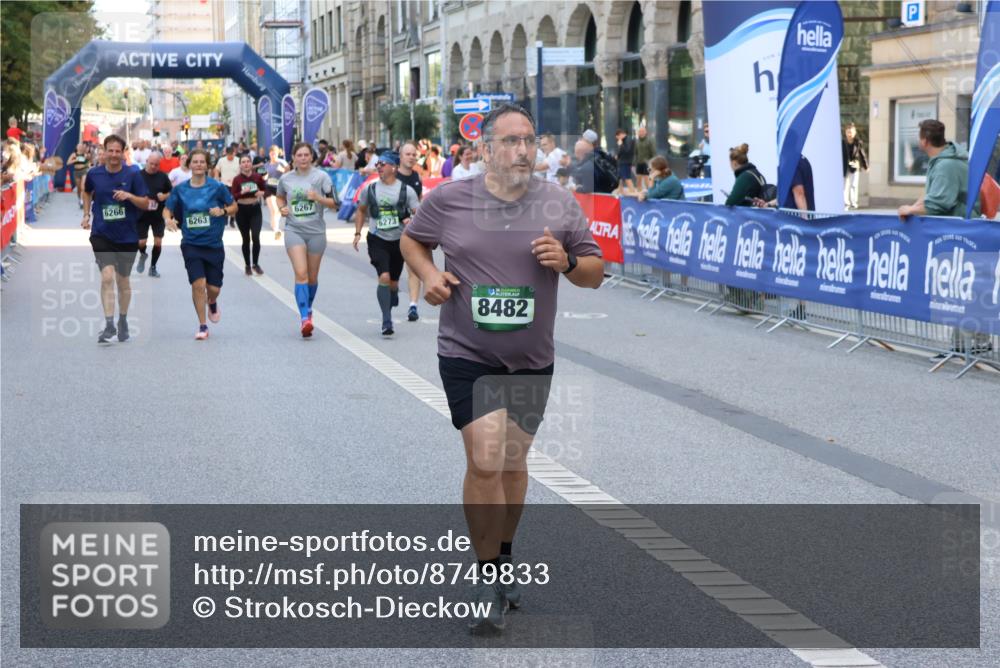 07.09.2025 - BARMER Alsterlauf Strokosch-Dieckow http://msf.ph/oto/8749833 07.09.2025 10:15:47 Ziel 2321, 2343, 2354, 2690, 2943, 2961, 2974, 3061, 3429, 3430, 3621, 3648, 3649, 3742, 3903, 4070, 4221, 4315, 4468, 4538, 4719, 4720, 4768, 5121, 5362, 5563, 5676, 5756, 8018, 8313, 8468 meine-sportfotos.de