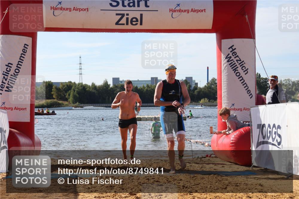 07.09.2025 - 19. Norderstedt Triathlon Luisa Fischer http://msf.ph/oto/8749841 07.09.2025 10:58:28 Schwimmen 704, 1274 meine-sportfotos.de
