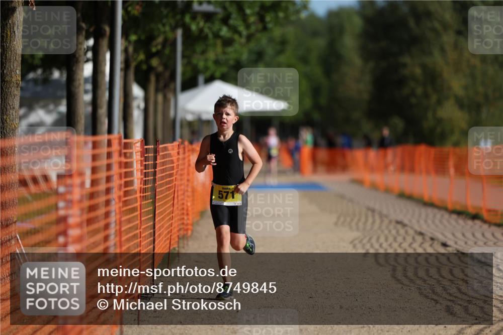 07.09.2025 - 19. Norderstedt Triathlon Michael Strokosch http://msf.ph/oto/8749845 07.09.2025 09:50:18 Laufen 571 meine-sportfotos.de