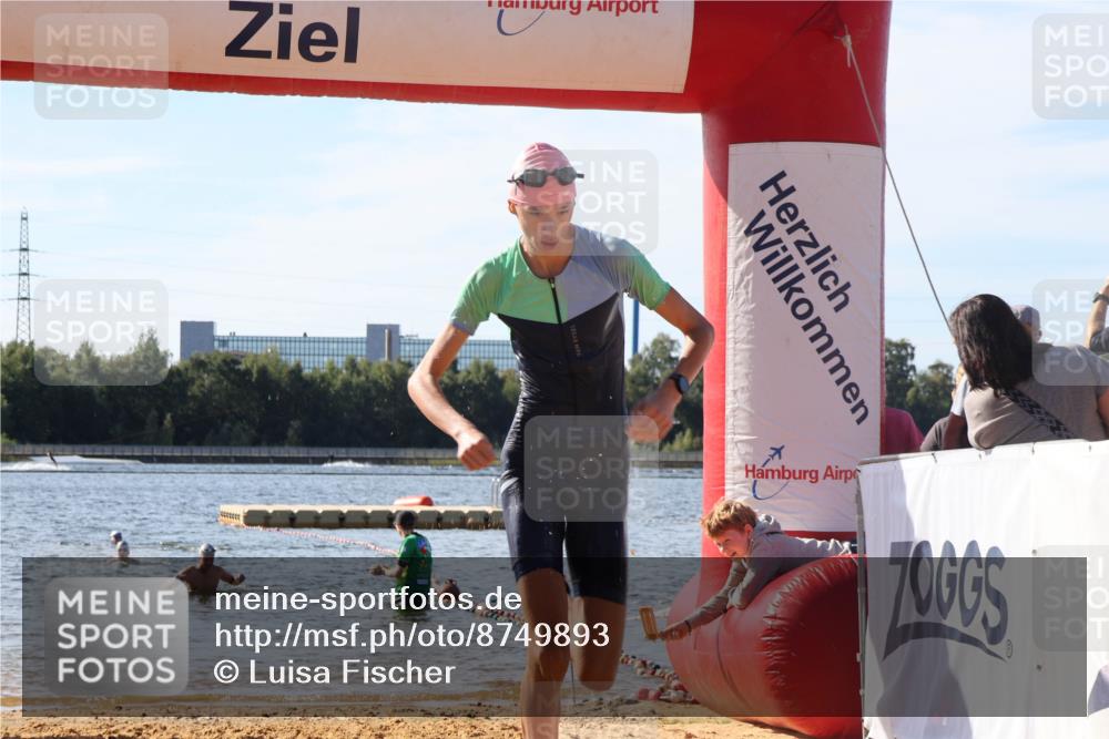 07.09.2025 - 19. Norderstedt Triathlon Luisa Fischer http://msf.ph/oto/8749893 07.09.2025 10:59:37 Schwimmen 1190 meine-sportfotos.de
