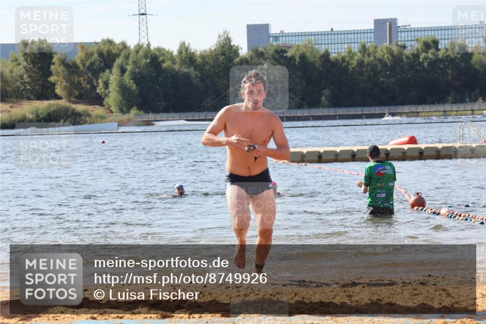 07.09.2025 - 19. Norderstedt Triathlon Luisa Fischer http://msf.ph/oto/8749926 07.09.2025 10:59:58 Schwimmen 228, 1210 meine-sportfotos.de