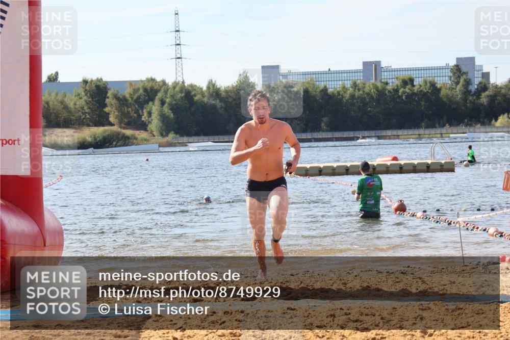 07.09.2025 - 19. Norderstedt Triathlon Luisa Fischer http://msf.ph/oto/8749929 07.09.2025 10:59:59 Schwimmen 228, 1210 meine-sportfotos.de
