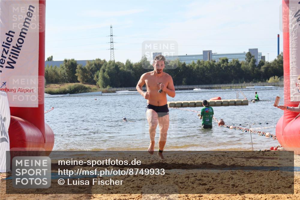 07.09.2025 - 19. Norderstedt Triathlon Luisa Fischer http://msf.ph/oto/8749933 07.09.2025 10:59:59 Schwimmen 228, 1210 meine-sportfotos.de