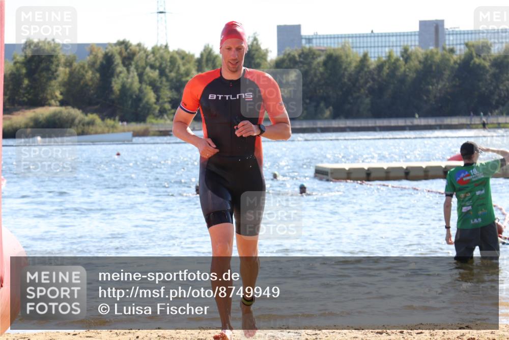 07.09.2025 - 19. Norderstedt Triathlon Luisa Fischer http://msf.ph/oto/8749949 07.09.2025 15:15:59 Schwimmen 412 meine-sportfotos.de