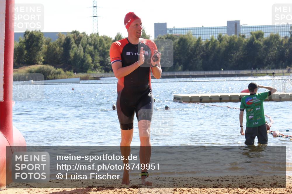 07.09.2025 - 19. Norderstedt Triathlon Luisa Fischer http://msf.ph/oto/8749951 07.09.2025 15:16:00 Schwimmen 412 meine-sportfotos.de