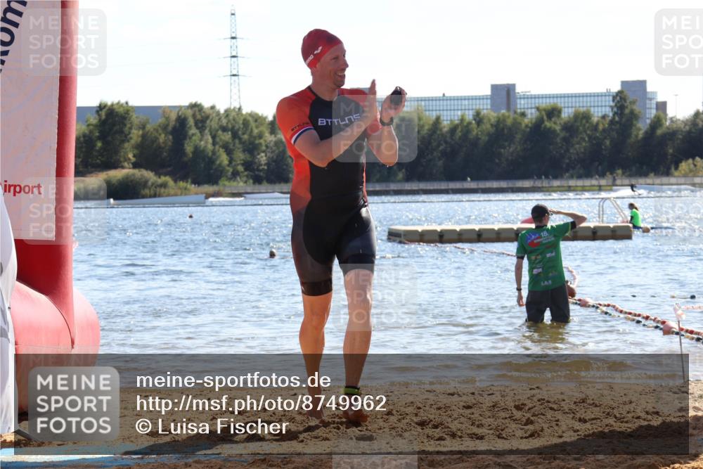 07.09.2025 - 19. Norderstedt Triathlon Luisa Fischer http://msf.ph/oto/8749962 07.09.2025 15:16:00 Schwimmen 412 meine-sportfotos.de